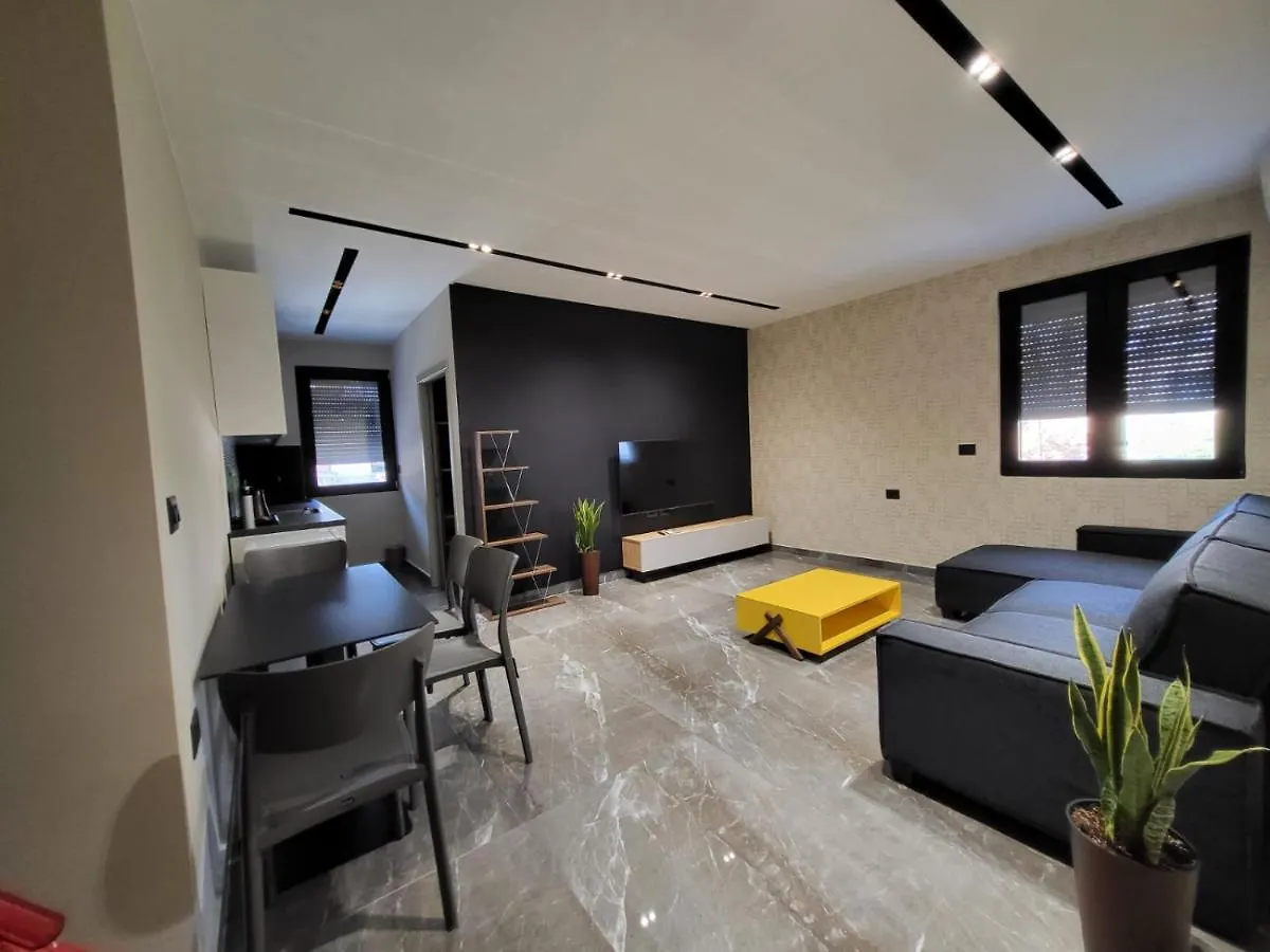 La Mirage Apartment 05 티라나