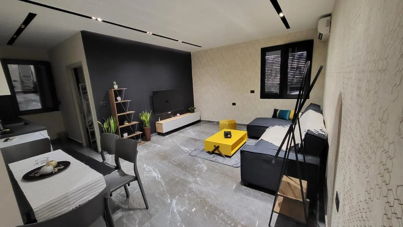 La Mirage Apartment 05 티라나